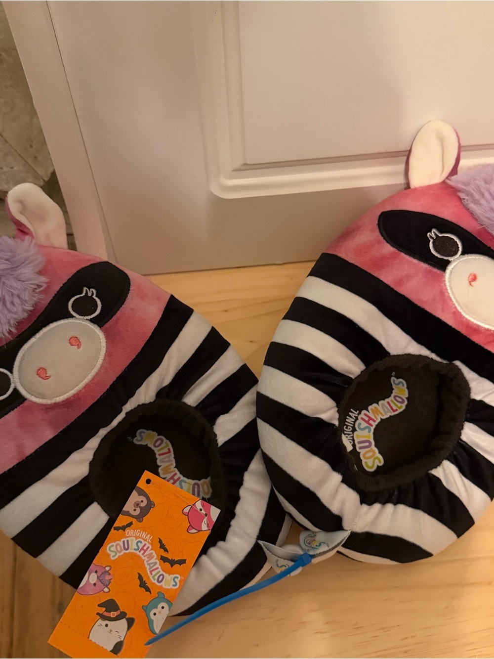 Squishmallows Lola the Unicorn Kids Slippers NWT size 2-3